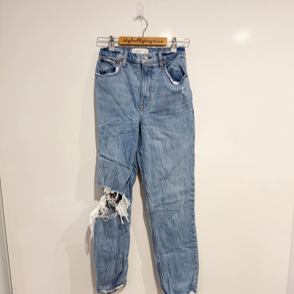 Abercrombie & Fitch Curve Love Ultra High Rise Straight Jean Medium Destroy - Picture 2 of 7
